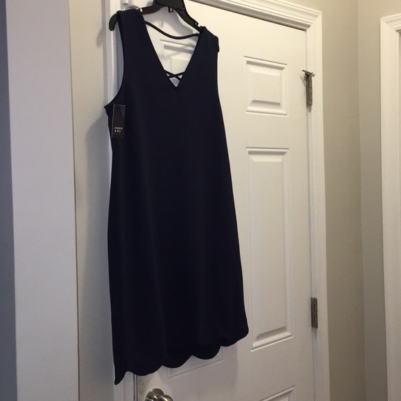 Crown & Ivy Dress - Picture 5 of 7